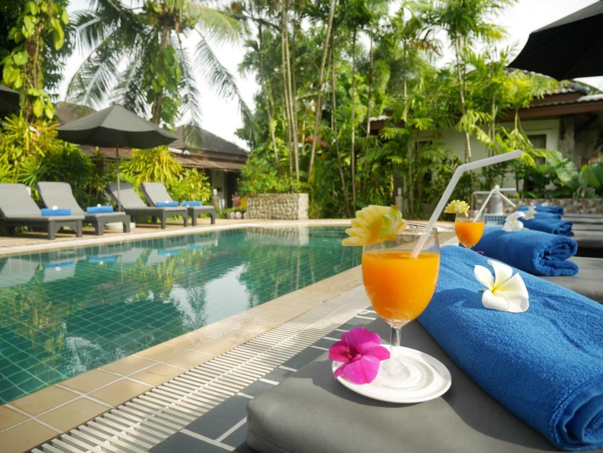 Bangtao Beach Chalet Resort Pantai Bang Tao Bagian luar foto
